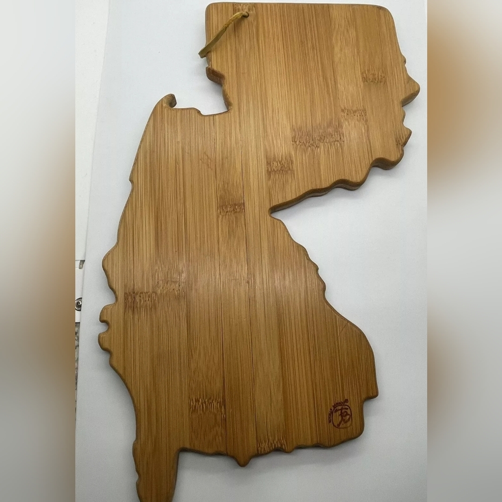 New Totally Bamboo New Jersey Shaped  Bamboo Cutting Serving Board 15”x10”